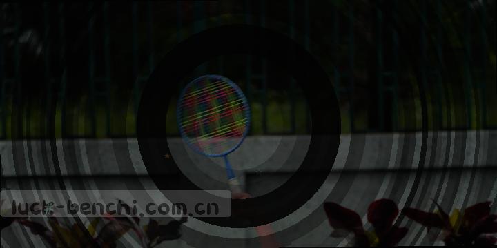 记分板上，红蓝数字跳动着3:2，时钟最后10秒。